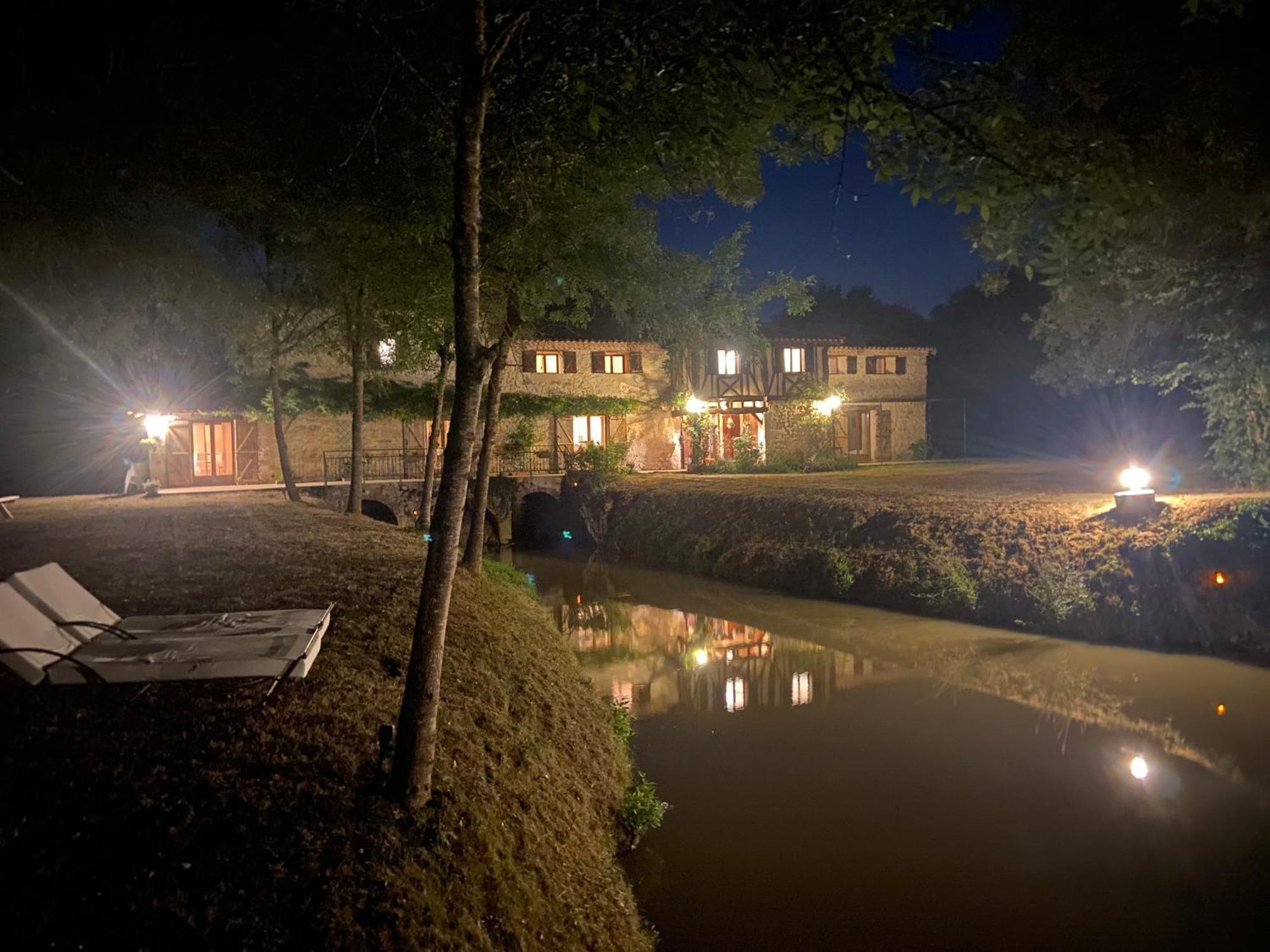 Gite Le Moulin Samsara Homps  Екстер'єр фото