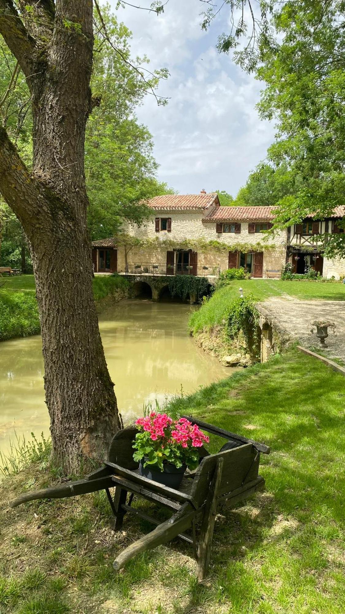 Gite Le Moulin Samsara Homps  Екстер'єр фото